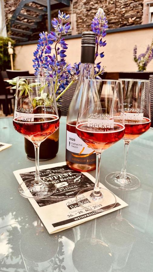 Weingut U. Gaestehaus Becker Platten Luaran gambar