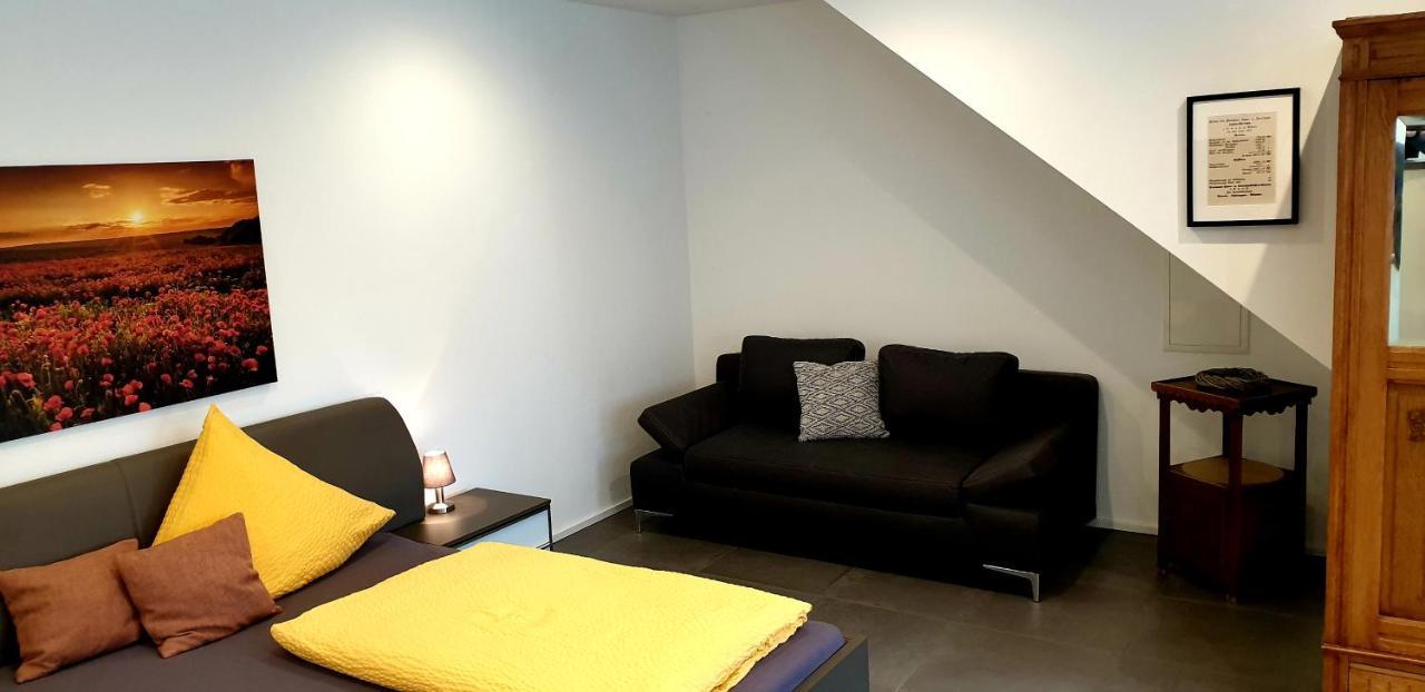 Weingut U. Gaestehaus Becker Platten Luaran gambar