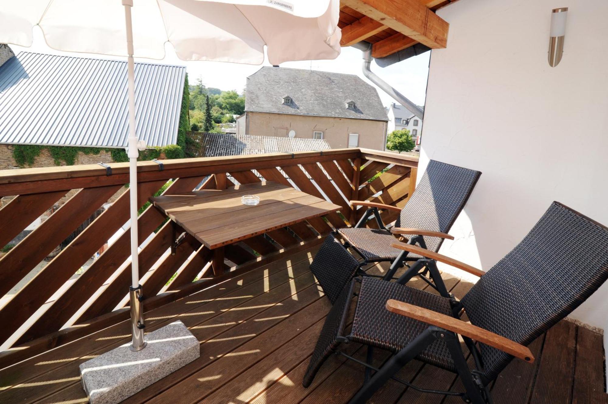 Weingut U. Gaestehaus Becker Platten Luaran gambar